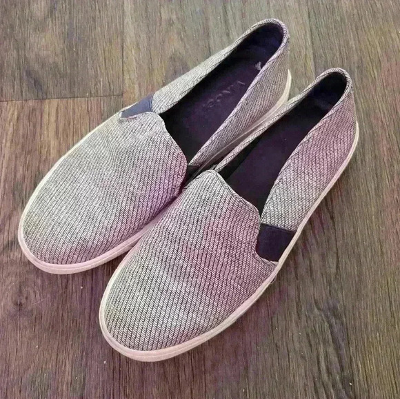 VINCE BLAIR 12 WOMENS SLIP ON FABRIC UPPER SNEAKER SHOES Size 6 - Picture 1 of 5